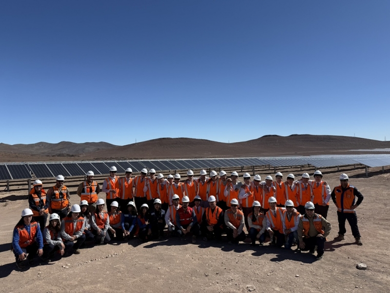 Alumnos de Salesianos Copiapó visitan la planta fotovoltaica Río Escondido junto al programa Fórmate Energía de Mainstream