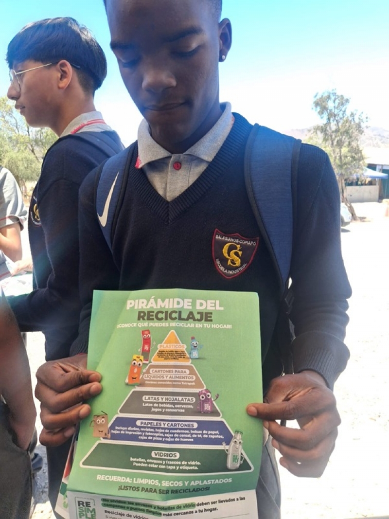 Alumnos de 1° Medio C de la Escuela Industrial Salesianos Copiapó Realizan Inmersión en Conciencia Ambiental en Centro de Reciclaje Punto Limpio